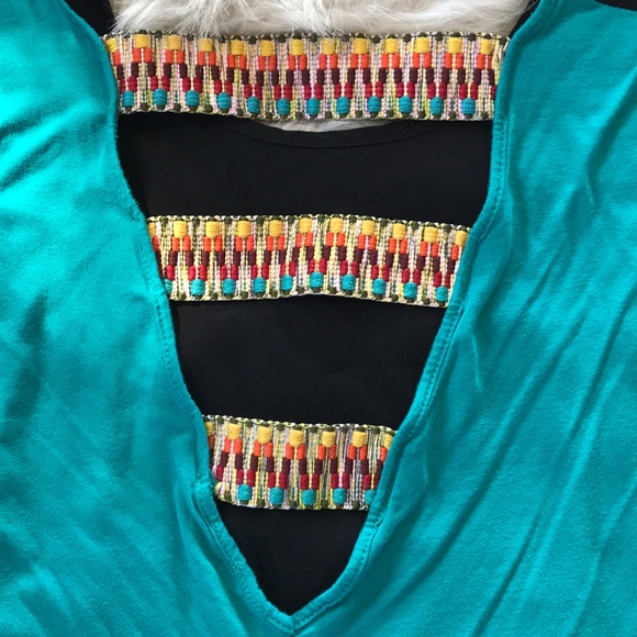 🔥 Open back high-low shirt 🔥 - Picture 2 of 3